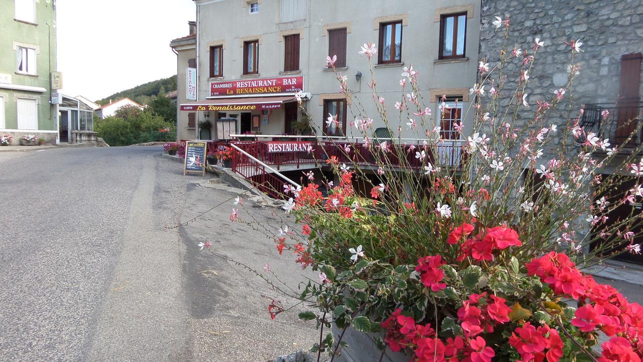 Hotel Restaurant La Renaissance Saint-Cirgues-en-Montagne Zewnętrze zdjęcie
